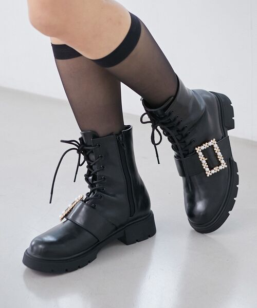 MAJESTIC LEGON(マジェスティックレゴン)の「パールバックルレースアップブーツ(ブーツ・レディース・アイボリー/ブラック・SMALL/X-LARGE/LARGE/MEDIUM)」の15枚目の写真