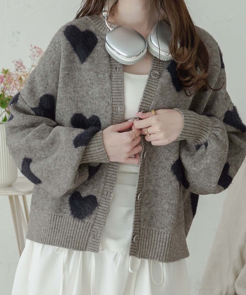 Ambre Neige（アンブルネージュ）の「heart knit cardigan / ハートニットカーディガン（カーディガン/ボレロ・レディース・レッド系その他/グレー系その他/ピンク系その他・FREE）」の2枚目の写真