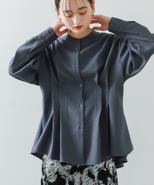 SENSE OF PLACE by URBAN RESEARCH（センスオブプレイスバイアーバンリサーチ）の「バンドカラーウエストタックシャツ（シャツ/ブラウス・レディース・アイボリー/チャコールグレー/ブルー・ONE）」の3枚目の写真