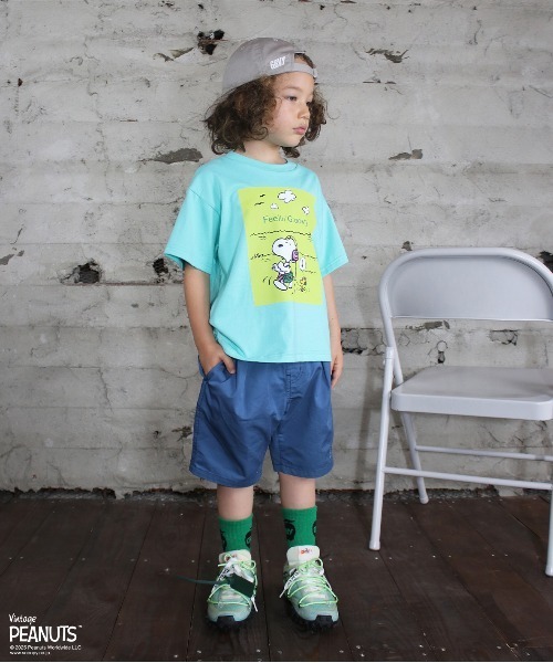 GROOVY COLORS（グルービーカラーズ）の「SNOOPY BEACH Tee（Tシャツ/カットソー・キッズ・ライトグリーン・130）」の5枚目の写真