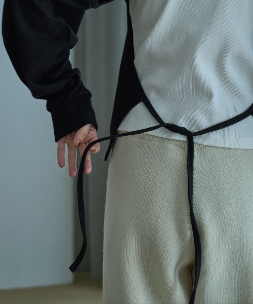 marjour(マージュール)の「BACK OPEN SWEAT(スウェット・レディース・レッド/ブラック・MEDIUM)」の21枚目の写真