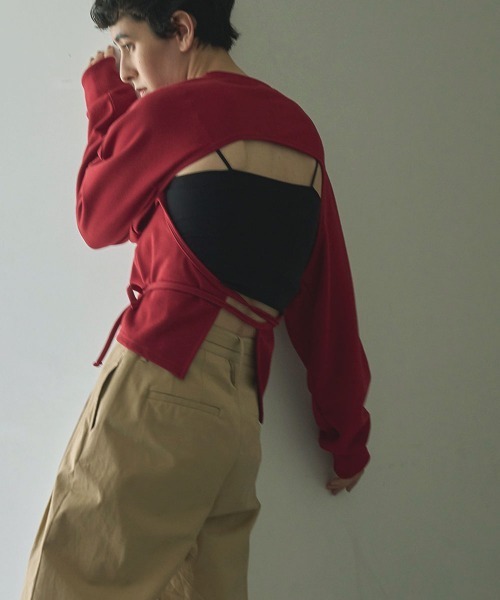 marjour(マージュール)の「BACK OPEN SWEAT(スウェット・レディース・レッド/ブラック・MEDIUM)」の3枚目の写真