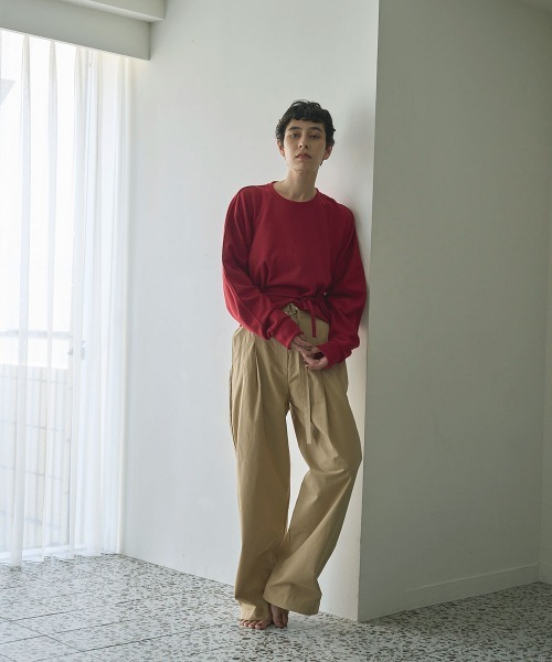 marjour(マージュール)の「BACK OPEN SWEAT(スウェット・レディース・レッド/ブラック・MEDIUM)」の10枚目の写真
