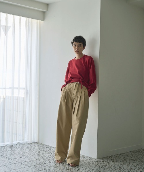 marjour(マージュール)の「BACK OPEN SWEAT(スウェット・レディース・レッド/ブラック・MEDIUM)」の12枚目の写真