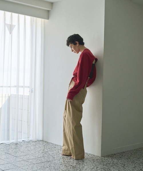 marjour(マージュール)の「BACK OPEN SWEAT(スウェット・レディース・レッド/ブラック・MEDIUM)」の13枚目の写真