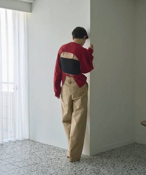 marjour(マージュール)の「BACK OPEN SWEAT(スウェット・レディース・レッド/ブラック・MEDIUM)」の14枚目の写真