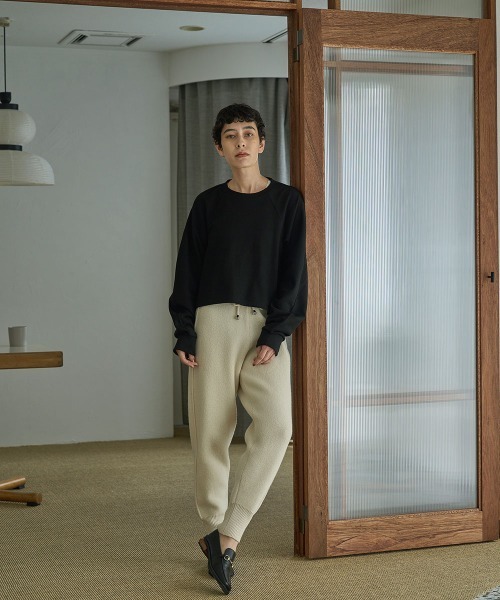 marjour(マージュール)の「BACK OPEN SWEAT(スウェット・レディース・レッド/ブラック・MEDIUM)」の16枚目の写真