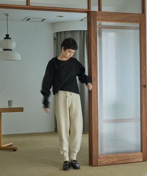 marjour(マージュール)の「BACK OPEN SWEAT(スウェット・レディース・レッド/ブラック・MEDIUM)」の18枚目の写真