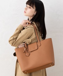 marie claire（マリ・クレール）の「【EC別注】Marie Claire Paris/マリクレール パリ ブランド チャーム付き マグホック B4収納 PC収納 ボトルホルダー付き トートバッグ（トートバッグ）」