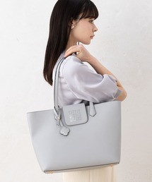 marie claire（マリ・クレール）の「【EC別注】Marie Claire Paris/マリクレール パリ ブランド チャーム付き マグホック B4収納 PC収納 ボトルホルダー付き トートバッグ（トートバッグ）」