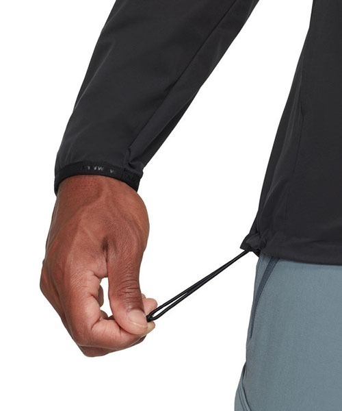 Mammut（マムート）の「グラナイト ソフトシェル フーデッド ジャケット アジアンフィット メン / GRANITE SO Hooded Jacket AF Men（マウンテンパーカー・メンズ・ブラック/ネイビー・X-LARGE/SMALL/LARGE/MEDIUM）」の9枚目の写真