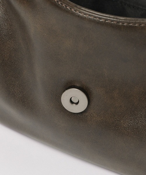 FOREVER 21（フォーエバー トゥエンティーワン）の「【2025SS】フラップベルトバッグ（ショルダーバッグ・レディース・ブラウン/ブルー・FREE）」の4枚目の写真