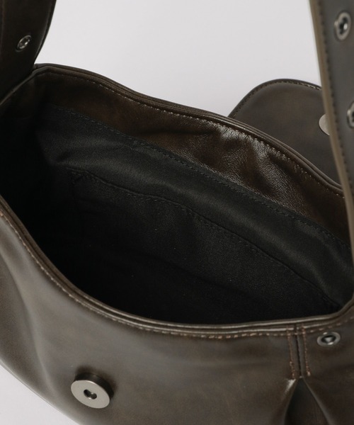 FOREVER 21（フォーエバー トゥエンティーワン）の「【2025SS】フラップベルトバッグ（ショルダーバッグ・レディース・ブラウン/ブルー・FREE）」の3枚目の写真