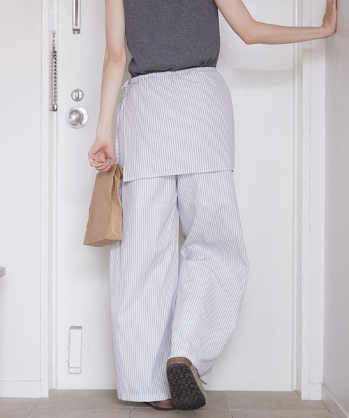 Unblend(アンブレンド)の「【Unblend】フラップ付き レイヤード ワイド イージーパンツ(その他パンツ・レディース・ブラック/ホワイト系/ブルー系・M/S)」の8枚目の写真