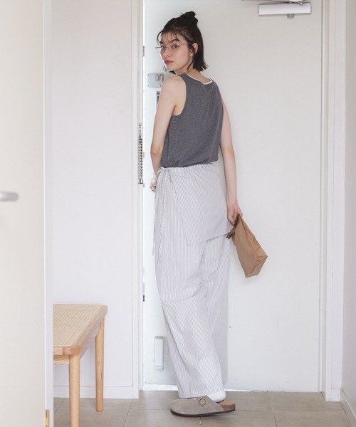 Unblend(アンブレンド)の「【Unblend】フラップ付き レイヤード ワイド イージーパンツ(その他パンツ・レディース・ブラック/ホワイト系/ブルー系・M/S)」の15枚目の写真