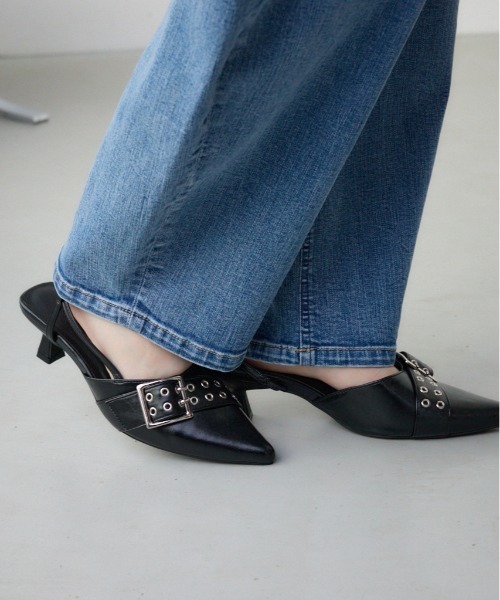 AZUL by moussy（アズールバイマウジー）の「バックルベルトパンプス（パンプス・レディース・レッド/ブラック・SMALL/MEDIUM/LARGE/LL）」の17枚目の写真