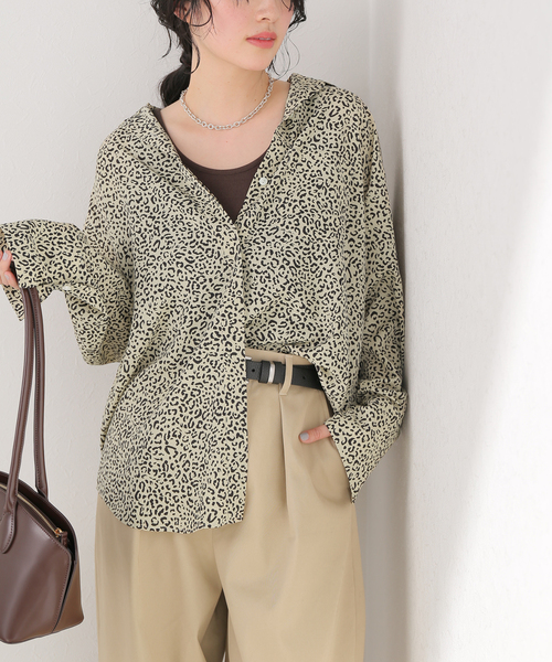 journal standard L'essage(ジャーナルスタンダードレサージュ)の「レオパードプリントシャツ(シャツ/ブラウス・レディース・ブラック/ベージュ・FREE)」の1枚目の写真