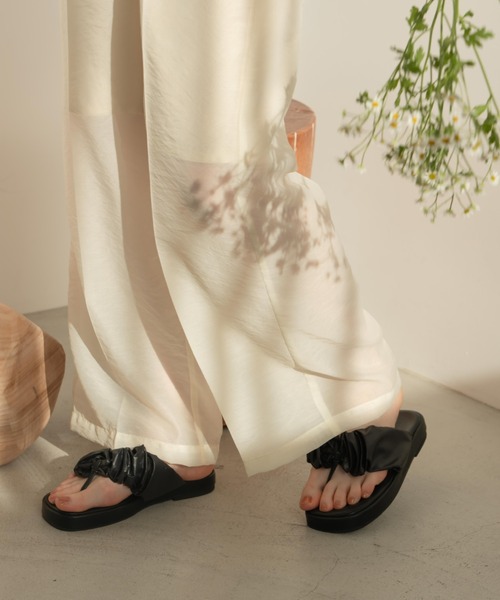 hinari（ヒナリ）の「シアーセンタープレスパンツ（その他パンツ・レディース・ベージュ/ブラック/アイボリー・SMALL/X-SMALL/FREE）」の6枚目の写真