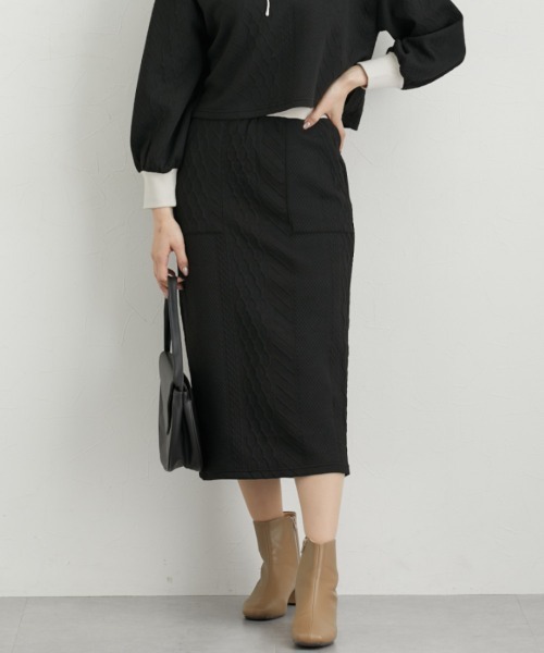 nissen（ニッセン）の「配色デザイン上下セットアップ（トレーナー＋ナロースカート）（セットアップ・レディース・ブラック/アイボリー・M/L）」の7枚目の写真