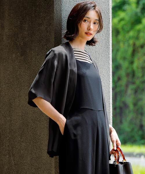 23区(ニジュウサンク)の「【接触冷感性/洗える】フィブリルツイル ハーフスリーブ ジャケット(ノーカラージャケット・レディース・ブラック系/ベージュ系/ダークブラウン系・38)」の3枚目の写真
