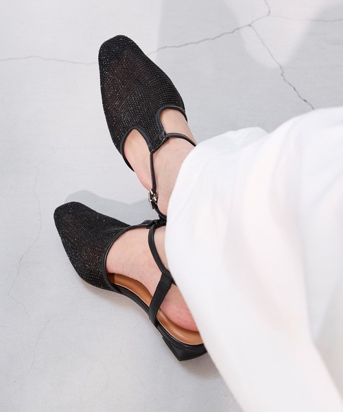 menue(メヌエ)の「メッシュ Tストラップ変形ヒールサンダル(サンダル・レディース・ブラック/シルバー・SS/S/M/L/LL/3L)」の2枚目の写真