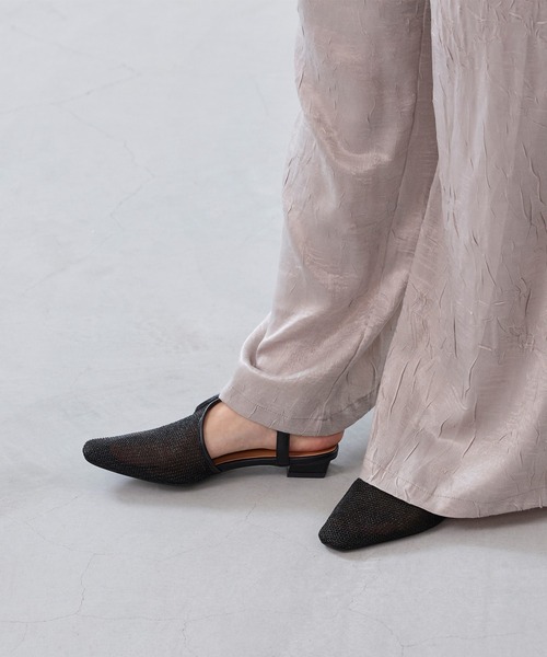 menue(メヌエ)の「メッシュ Tストラップ変形ヒールサンダル(サンダル・レディース・ブラック/シルバー・SS/S/M/L/LL/3L)」の5枚目の写真