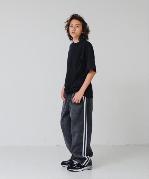 GLAZOS(グラソス)の「【大人向けサイズあり】バックリフレクタープリント半袖Tシャツ(Tシャツ/カットソー・キッズ・ベージュ/ネイビー/ブラック/ホワイト・L/S/LL/M)」の21枚目の写真