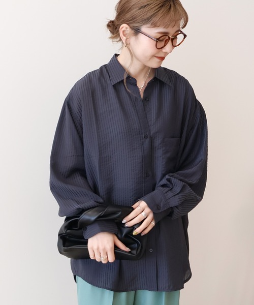 AMERICAN HOLIC(アメリカンホリック)の「シャドーストライプオーバーシアーシャツ(シャツ/ブラウス・レディース・オフホワイト/その他12/チャコールグレー・FREE)」の8枚目の写真