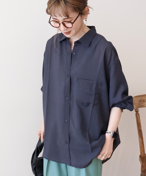 AMERICAN HOLIC(アメリカンホリック)の「シャドーストライプオーバーシアーシャツ(シャツ/ブラウス・レディース・オフホワイト/その他12/チャコールグレー・FREE)」の4枚目の写真