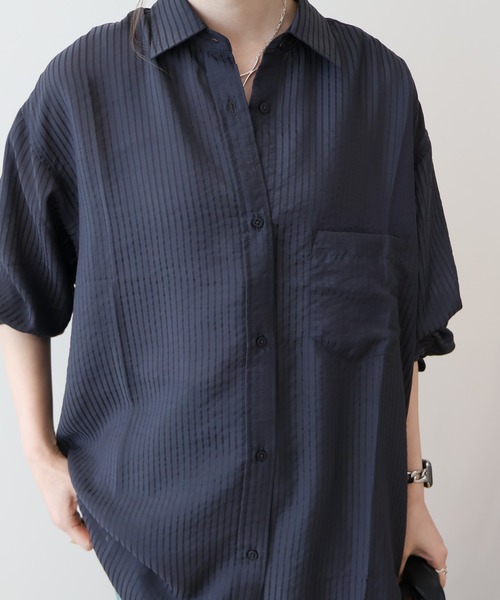 AMERICAN HOLIC(アメリカンホリック)の「シャドーストライプオーバーシアーシャツ(シャツ/ブラウス・レディース・オフホワイト/その他12/チャコールグレー・FREE)」の9枚目の写真