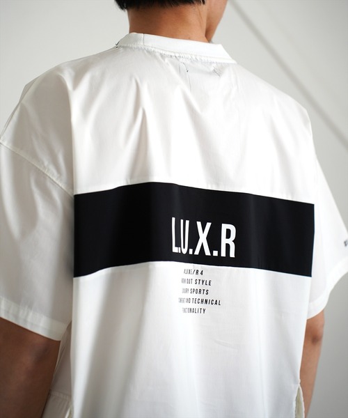 LUXE/R GOLF(ラグジュ ゴルフ)の「(RM)【LUXE/R GOLF】ストレッチ クロス パネル切り替え カーゴポケット プルオーバー 半袖 シャツ(Tシャツ/カットソー・メンズ・ベージュ/ブラック/オフホワイト/チャコールグレー・L/XL/M)」の1枚目の写真