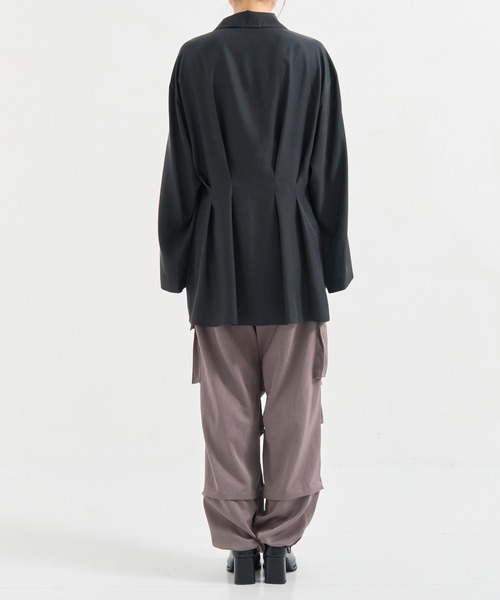 CITY TOKYO（シティトウキョウ）の「Back Tuck Arrangement Shirt/バックタックアレンジメントシャツ（シャツ/ブラウス・レディース・ブラック/ホワイト・FREE）」の16枚目の写真