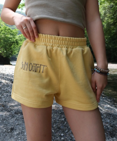 INTER FACTORY（インターファクトリー）の「moeka - sunoutfit スウェットショートパンツ made in INTERFACTORY（その他パンツ・レディース・イエロー/カーキ・SMALL/MEDIUM）」の2枚目の写真