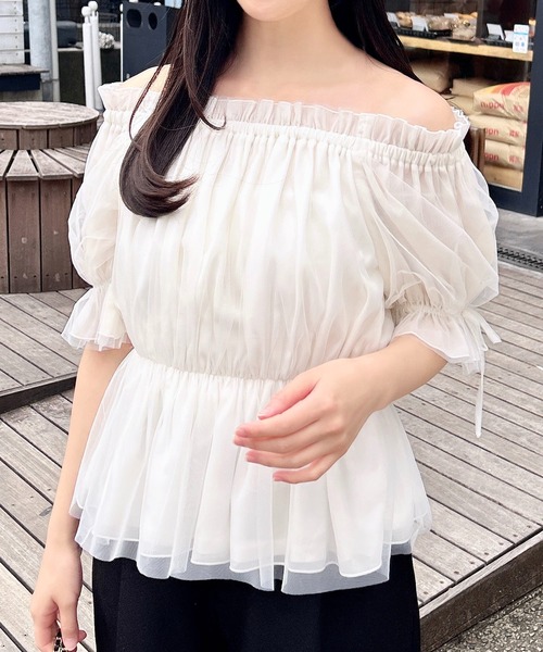 INGNI（イング）の「袖リボンチュールオフショルブラウス（シャツ/ブラウス・レディース・ピンク/オフホワイト/グレー・M）」の7枚目の写真