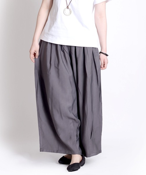 MARAI（マーライ）の「タックワイド ハカマパンツ 袴パンツ ルーズパンツ（その他パンツ・レディース・ブラック/ベージュ/グレー/カーキ/ネイビー/ブルー・FREE）」の3枚目の写真