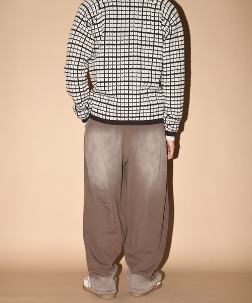 SUPERTHANKS(スーパーサンクス)の「オーバーダイ加工サイドタックワイドパンツ/Sun faded Sweat Side-tuck Wide Pants(スウェットパンツ・メンズ・ブラック/ブラウン・S/M/L)」の22枚目の写真
