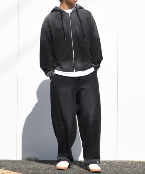 SUPERTHANKS(スーパーサンクス)の「オーバーダイ加工サイドタックワイドパンツ/Sun faded Sweat Side-tuck Wide Pants(スウェットパンツ・メンズ・ブラック/ブラウン・S/M/L)」の7枚目の写真