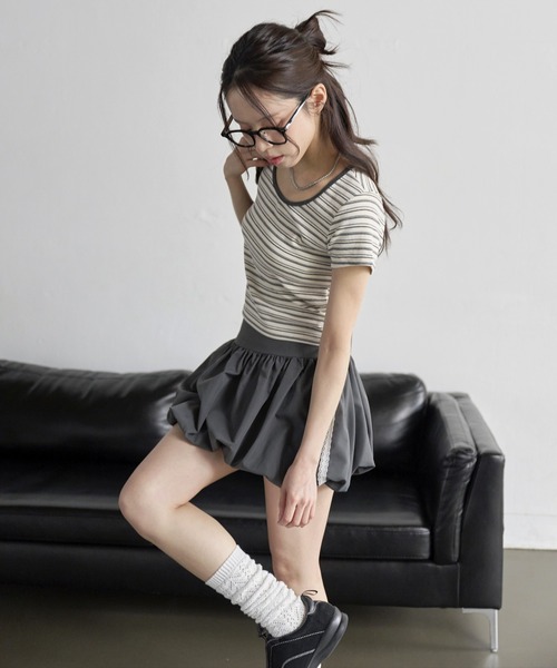 UNE MANSION(ユヌマンション)の「ラウンドネックバイカラーストライプセミクロップド半袖Tシャツカットソー(Tシャツ/カットソー・レディース・グレー/アイボリー/レッド/ベージュ・FREE)」の7枚目の写真