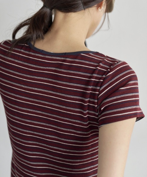 UNE MANSION(ユヌマンション)の「ラウンドネックバイカラーストライプセミクロップド半袖Tシャツカットソー(Tシャツ/カットソー・レディース・グレー/アイボリー/レッド/ベージュ・FREE)」の16枚目の写真