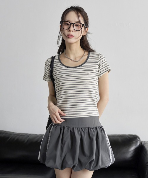 UNE MANSION(ユヌマンション)の「ラウンドネックバイカラーストライプセミクロップド半袖Tシャツカットソー(Tシャツ/カットソー・レディース・グレー/アイボリー/レッド/ベージュ・FREE)」の18枚目の写真