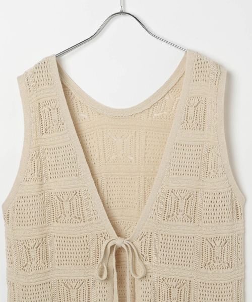 BAYFLOW（ベイフロー）の「[前後2WAYで着られる]シアーニットジレ（その他トップス・レディース・ブラック/アイボリー/テラコッタ・FREE）」の16枚目の写真