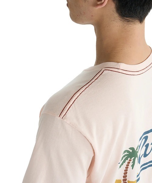 RVCA(ルーカ)の「RVCA メンズ 【EXOTICA】 EXOTICA SS Tシャツ 【2025年夏モデル】/ルーカバックプリント半袖Tシャツ(Tシャツ/カットソー・メンズ・オフホワイト/ピンク系その他・SMALL/MEDIUM/X-LARGE/LARGE)」の9枚目の写真