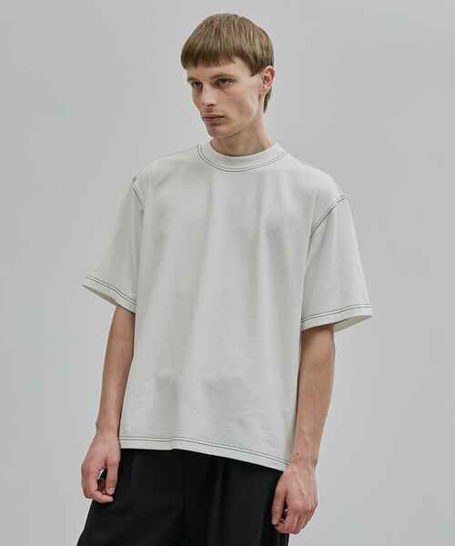 UNITED TOKYO(ユナイテッドトウキョウ)の「コントラストステッチドッキングTシャツ(シャツ/ブラウス・メンズ・ホワイト/ブラック・1/2)」の2枚目の写真