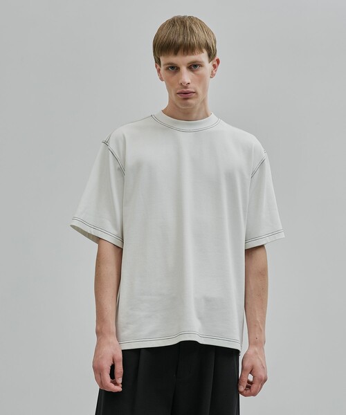 UNITED TOKYO(ユナイテッドトウキョウ)の「コントラストステッチドッキングTシャツ(シャツ/ブラウス・メンズ・ホワイト/ブラック・1/2)」の6枚目の写真