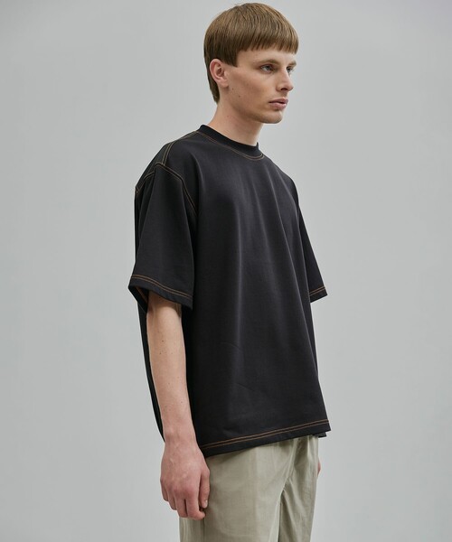 UNITED TOKYO(ユナイテッドトウキョウ)の「コントラストステッチドッキングTシャツ(シャツ/ブラウス・メンズ・ホワイト/ブラック・1/2)」の16枚目の写真
