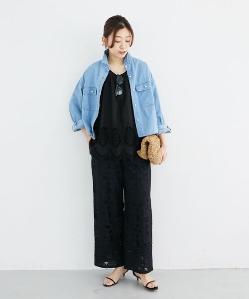 le.coeur blanc(ルクールブラン)の「《軽い素材》パールボタンコンパクトデニムシャツ(シャツ/ブラウス・レディース・ブルー/サックスブルー・38)」の21枚目の写真