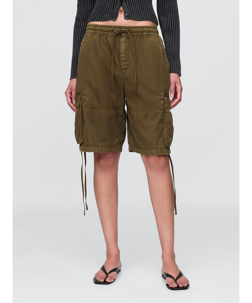 GAP（ギャップ）の「イージーカーゴ ロングライン ショートパンツ（カーゴパンツ・レディース・カーキ/オフホワイト・S/XS/M/L/XXS）」の7枚目の写真