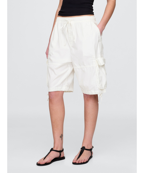 GAP（ギャップ）の「イージーカーゴ ロングライン ショートパンツ（カーゴパンツ・レディース・カーキ/オフホワイト・S/XS/M/L/XXS）」の8枚目の写真