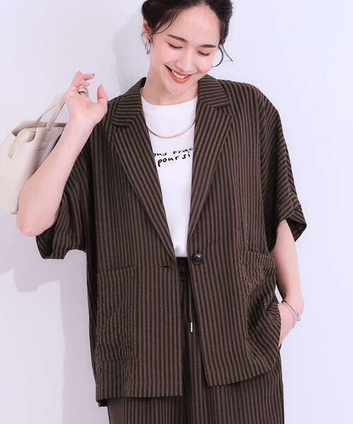 Cutie Blonde(キューティーブロンド)の「【セットアップ可能/ひんやり/吸水速乾】サッカーストライプ テーラードカラーシャツジャケット(テーラードジャケット・レディース・ネイビー系2/ブラック系2/ブラウン系その他3・03/04/02/01)」の1枚目の写真