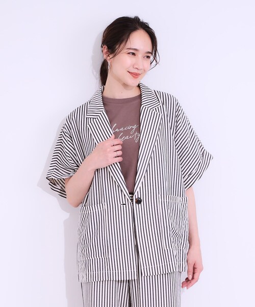 Cutie Blonde(キューティーブロンド)の「【セットアップ可能/ひんやり/吸水速乾】サッカーストライプ テーラードカラーシャツジャケット(テーラードジャケット・レディース・ネイビー系2/ブラック系2/ブラウン系その他3・03/04/02/01)」の20枚目の写真